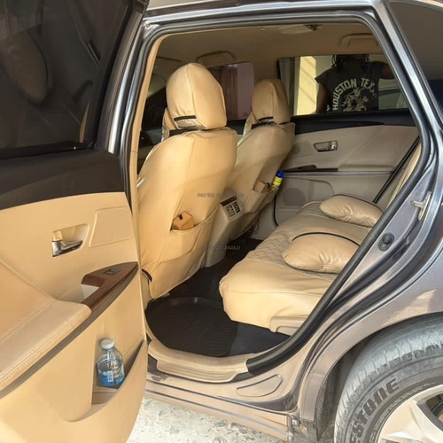 Grey Toyota Venza 2010 for Sale In Lagos