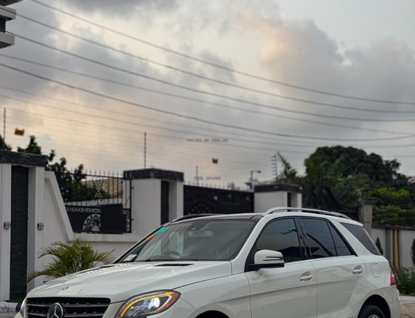 Foreign Used 2013 Mercedes Benz ML350 for Sale In Abuja