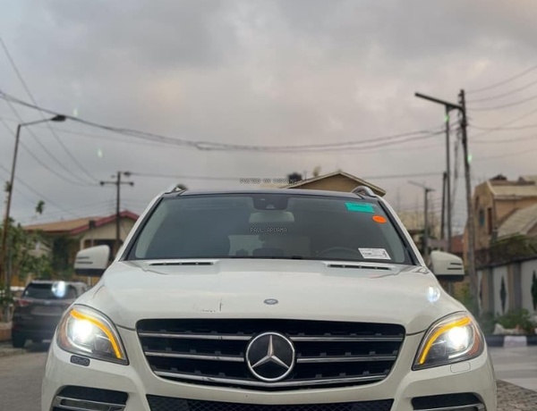 Foreign Used 2013 Mercedes Benz ML350 for Sale In Abuja