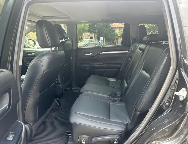 Toyota Highlander 2017 XLE AWD for Sale In Lagos