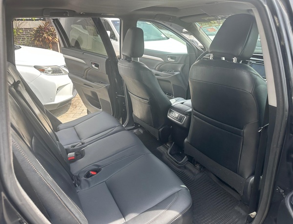 Toyota Highlander 2017 XLE AWD for Sale In Lagos