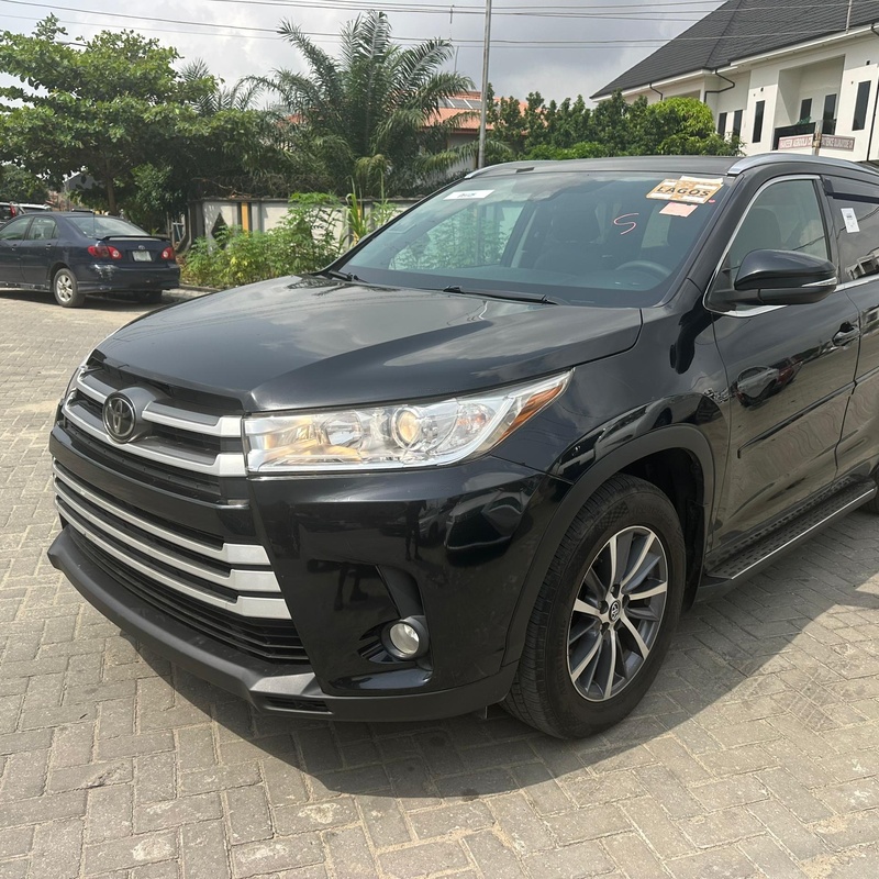 Toyota Highlander 2017 XLE AWD for Sale In Lagos image