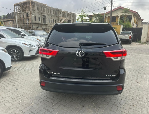 Toyota Highlander 2017 XLE AWD for Sale In Lagos