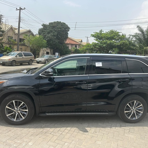 Toyota Highlander 2017 XLE AWD for Sale In Lagos