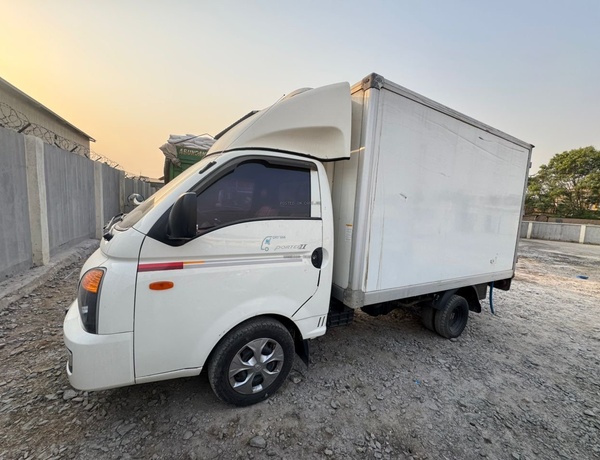 Hyundai Porter II Refrigerated Cooling Truck for Sale In Lagos