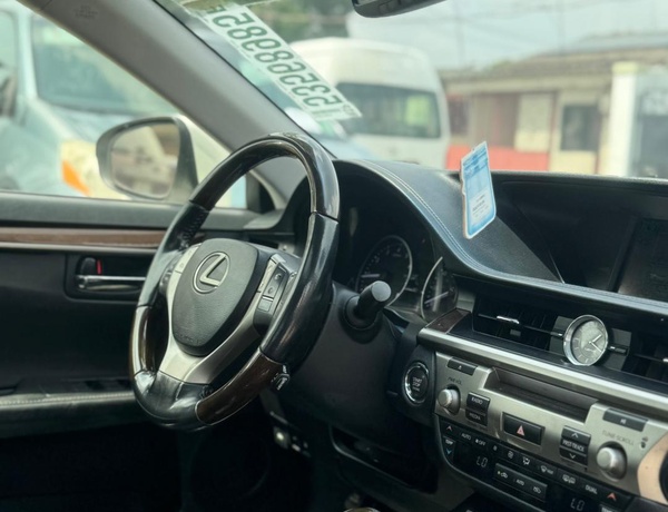Foreign Used  Lexus ES350 2013 for Sale In Lagos