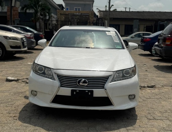 Foreign Used  Lexus ES350 2013 for Sale In Lagos