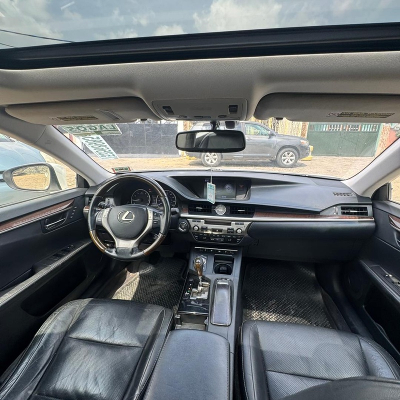 Foreign Used  Lexus ES350 2013 for Sale In Lagos image