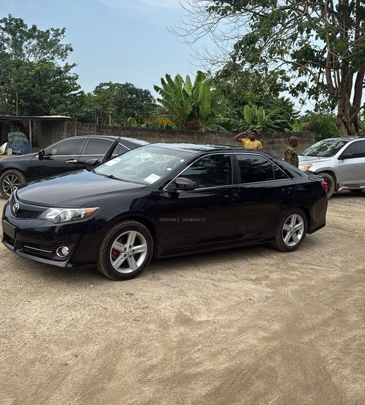Foreign Used Toyota Camry SE 2014 for Sale In Lagos image