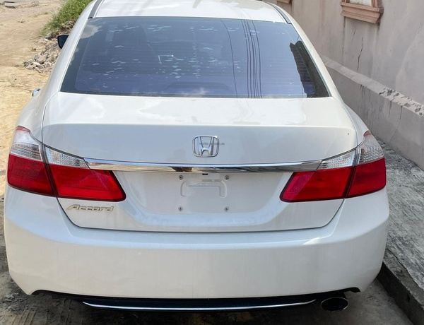 FOREIGN USED 2015 HONDA ACCORD FOR SALE IN LAGOS