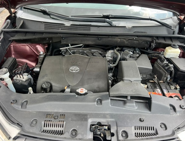 2017 Toyota HighlanderXLE AWD for Sale In Magodo Lagos State