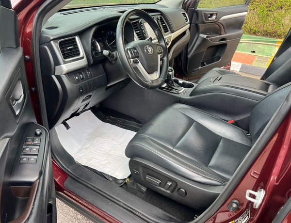 2017 Toyota HighlanderXLE AWD for Sale In Magodo Lagos State