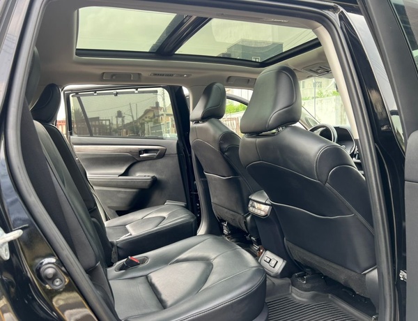 2020 TOYOTA Highlander Platinum AWD for Sale In Lagos