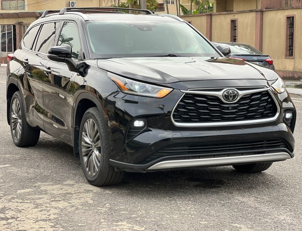 2020 TOYOTA Highlander Platinum AWD for Sale In Lagos