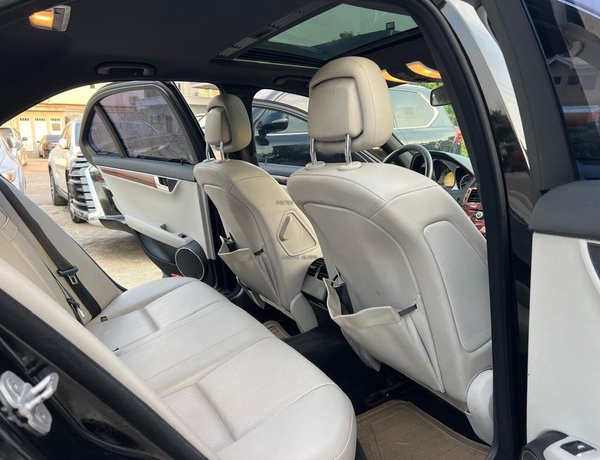 Foreign Used 2010 Mercedes-Benz C300 for Sale In Lagos