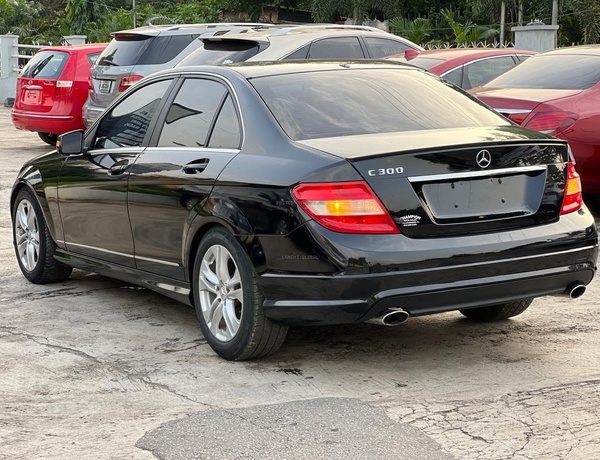 Foreign Used 2010 Mercedes-Benz C300 for Sale In Lagos