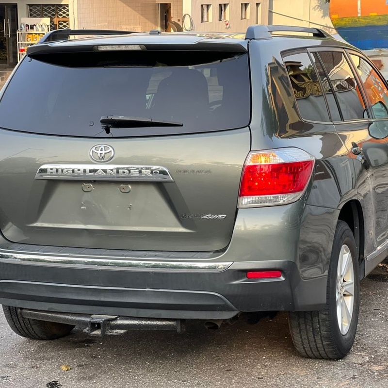 Foreign Used 2011 Toyota Highlander Sport for Sale In Lagos image