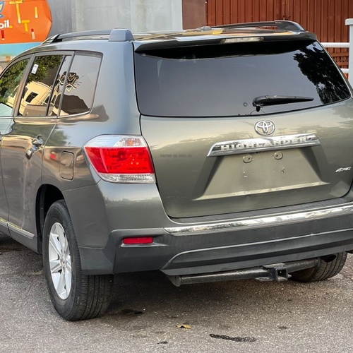 Foreign Used 2011 Toyota Highlander Sport for Sale In Lagos