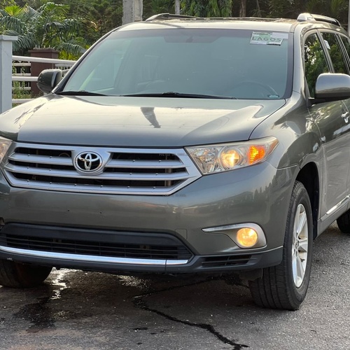 Foreign Used 2011 Toyota Highlander Sport for Sale In Lagos