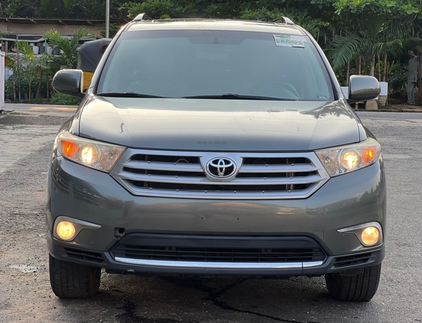 Foreign Used 2011 Toyota Highlander Sport for Sale In Lagos