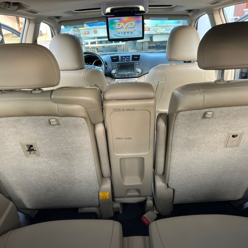 Foreign Used 2011 Toyota Highlander Sport for Sale In Lagos image