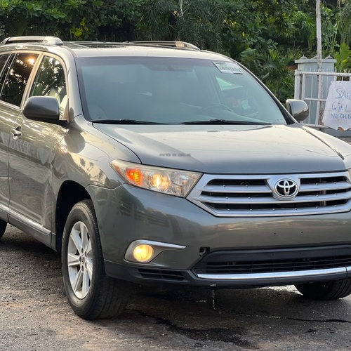 Foreign Used 2011 Toyota Highlander Sport for Sale In Lagos