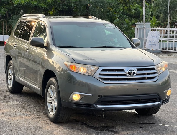 Foreign Used 2011 Toyota Highlander Sport for Sale In Lagos