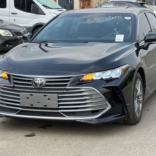 Foreign Used 2019 Toyota Avalon XLE for Sale In Lagos