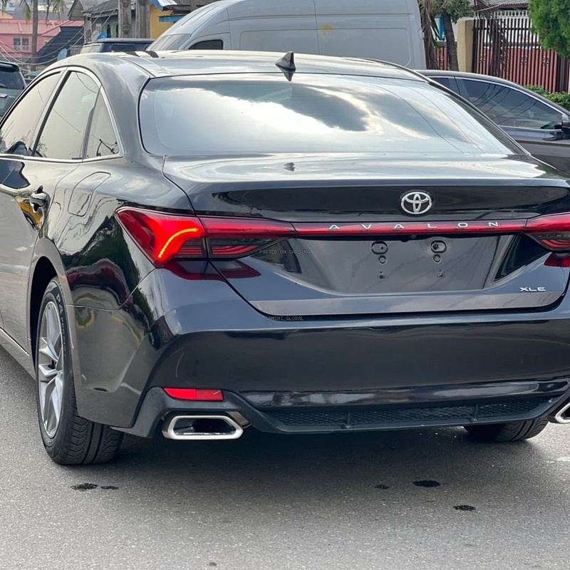 Foreign Used 2019 Toyota Avalon XLE for Sale In Lagos image