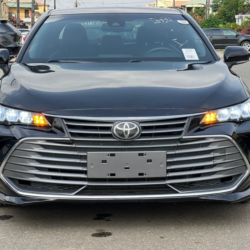 Foreign Used 2019 Toyota Avalon XLE for Sale In Lagos image