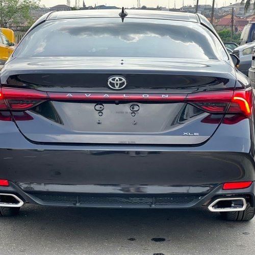 Foreign Used 2019 Toyota Avalon XLE for Sale In Lagos