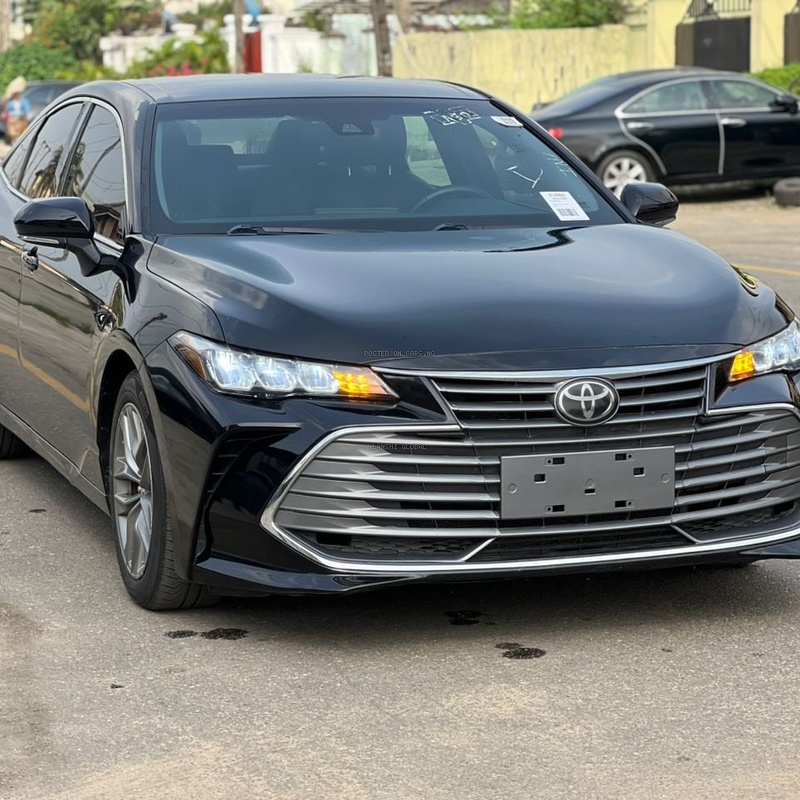 Foreign Used 2019 Toyota Avalon XLE for Sale In Lagos image