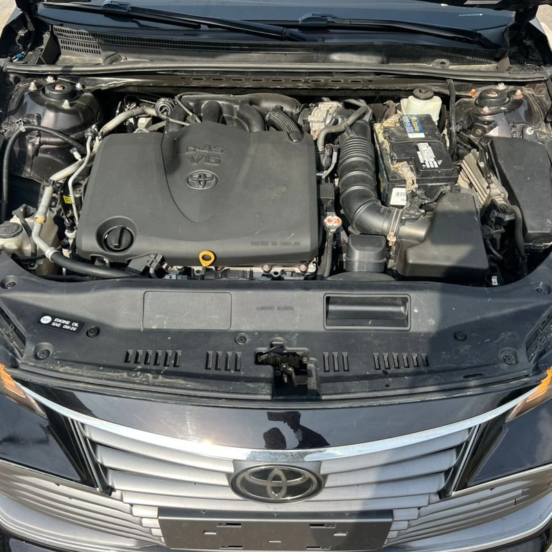Foreign Used 2019 Toyota Avalon XLE for Sale In Lagos image