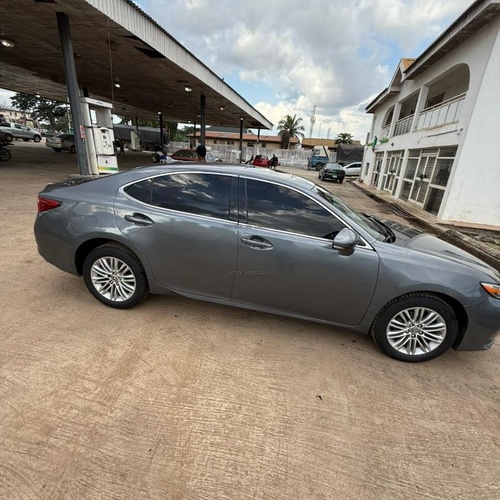 Lexus ES350 2013 for Sale In  Ibadan Oyo State