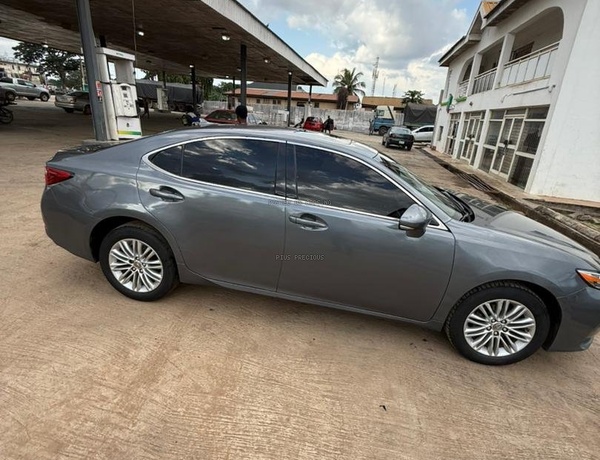 Lexus ES350 2013 for Sale In  Ibadan Oyo State