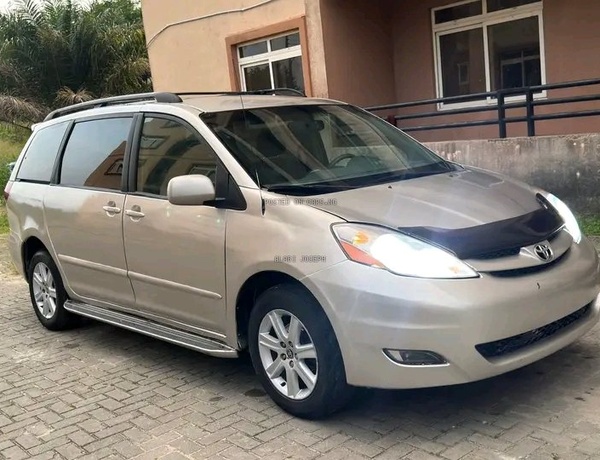 Toyota Sienna 2018 for Sale In Ogun State