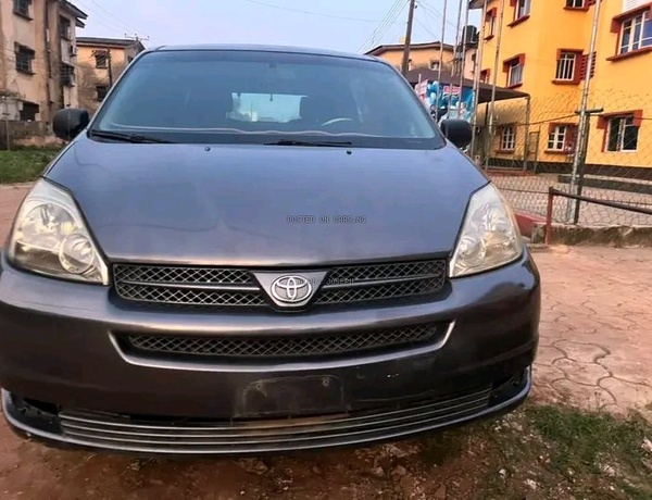 Toyota Sienna 2005 for Sale In Lagos State