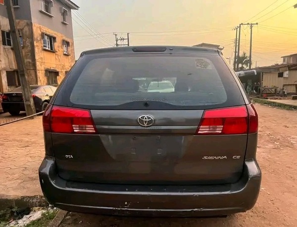 Toyota Sienna 2005 for Sale In Lagos State