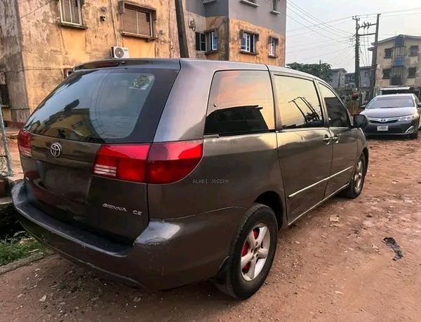 Toyota Sienna 2005 for Sale In Lagos State