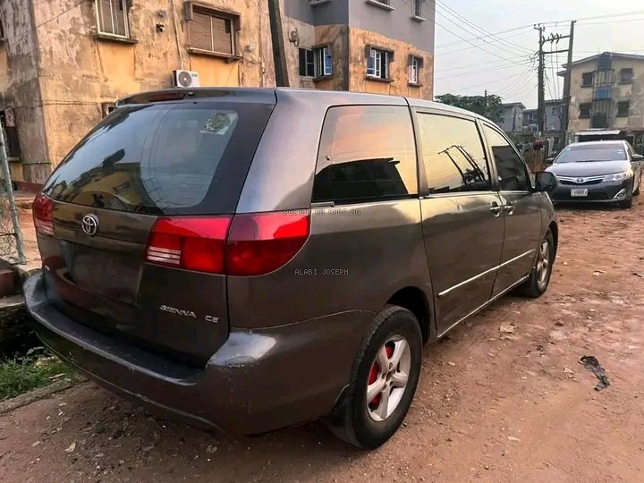 Toyota Sienna 2005 for Sale In Lagos State image