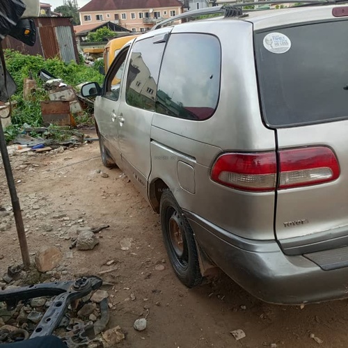 Toyota Sienna 2001 For Sale In Mushin Lagos