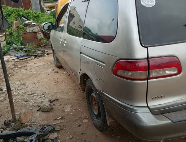 Toyota Sienna 2001 For Sale In Mushin Lagos