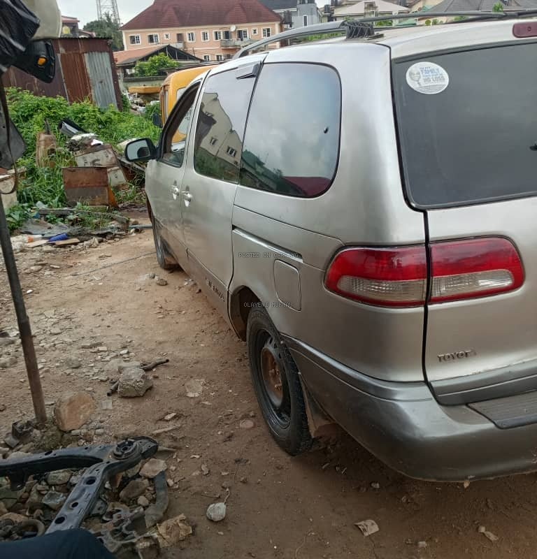 Toyota Sienna 2001 For Sale In Mushin Lagos image