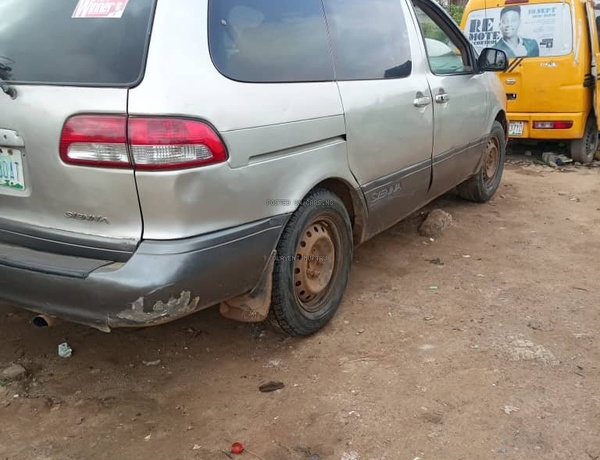 Toyota Sienna 2001 For Sale In Mushin Lagos