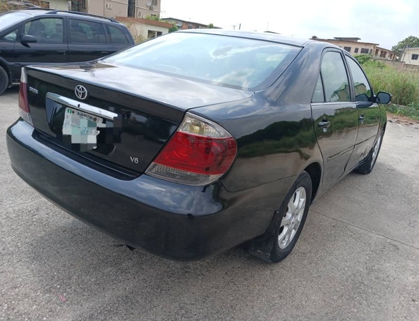 Toyota Camry 2004 V6 for Sale In Lagos