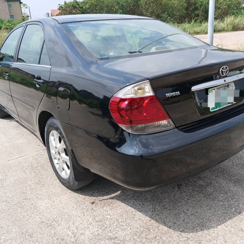 Toyota Camry 2004 V6 for Sale In Lagos