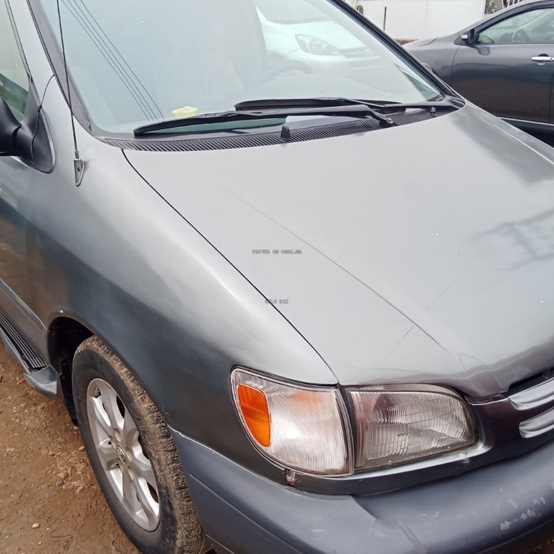 Toyota Sienna 2000 for Sale In Lagos image