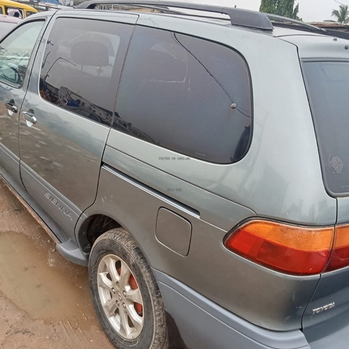 Toyota Sienna 2000 for Sale In Lagos
