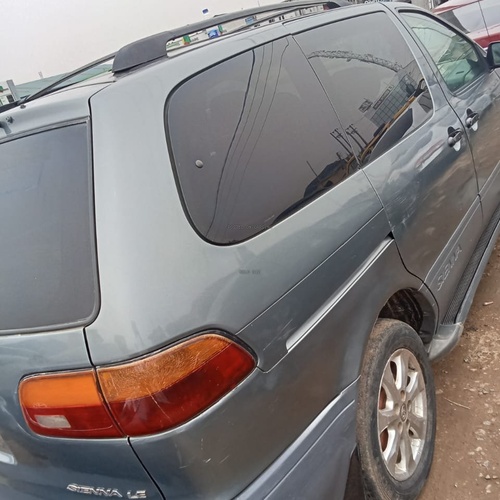Toyota Sienna 2000 for Sale In Lagos