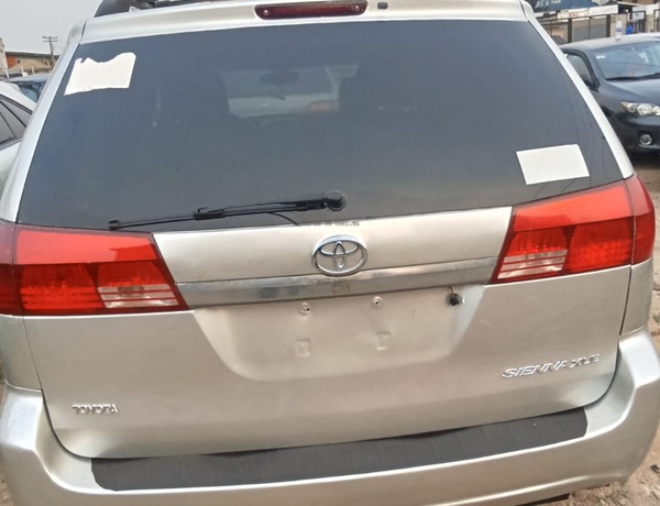 Toyota Sienna 2005 for Sale In Lagos